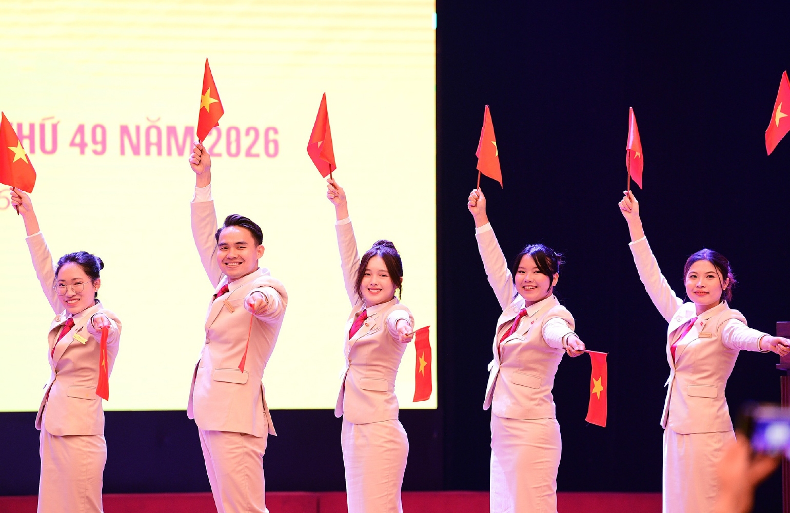 Người trẻ Việt mang múa mâm vàng, cồng chiêng tham gia hải trình Thanh niên Đông Nam Á và Nhật Bản